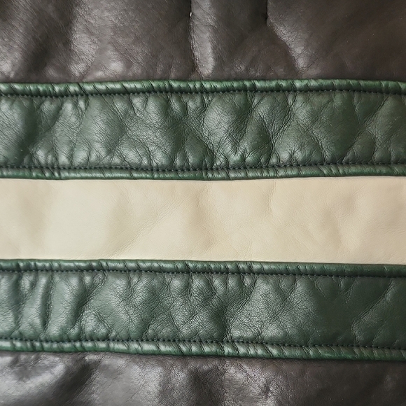 Cozy Shearling-Lined Vest - Green and Brown - Picture 6 of 6